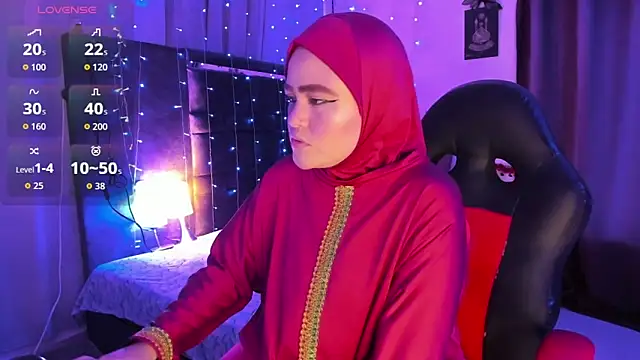 Snapshot of MarianFadel chatting on 6, 11, 2025 MarianFadel online show from 6, 11, 2025