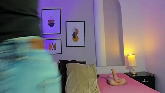 Snapshot of victoria_flores1 chatting on 8, 11, 2025 victoria flores1 online show from 8, 11, 2025