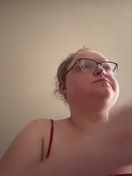 Snapshot of KadiSparkle chatting on 16, 4, 2026 KadiSparkle online show from 16, 4, 2026