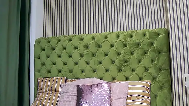 LunaHart online show from 1, 12, 2025