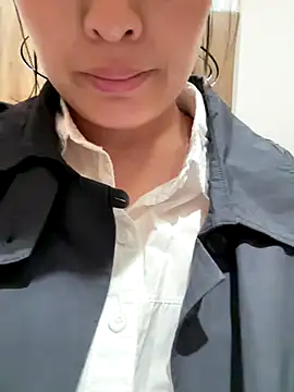 Snapshot of Freda-baby chatting on 5, 11, 2025 Freda-baby online show from 5, 11, 2025