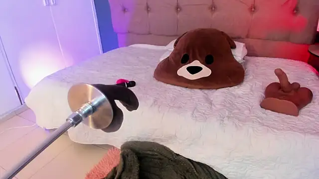 Karol Pagee online show from 21, 11, 2025