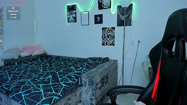 Snapshot of cute_little_ass chatting on 3, 10, 2025 cute little ass online show from 3, 10, 2025