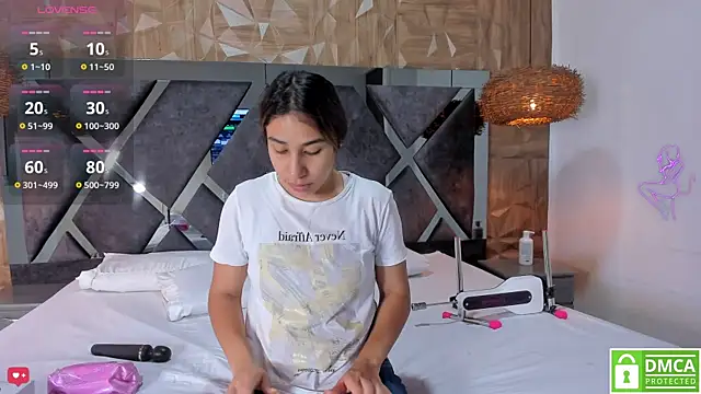 Selene  Lopez  online show from 28, 11, 2025