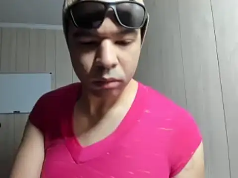 Snapshot of NaturalBeautyQueen chatting on 4, 11, 2025 NaturalBeautyQueen online show from 4, 11, 2025