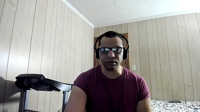 Snapshot of NaturalBeautyQueen chatting on 15, 7, 2026 NaturalBeautyQueen online show from 15, 7, 2026