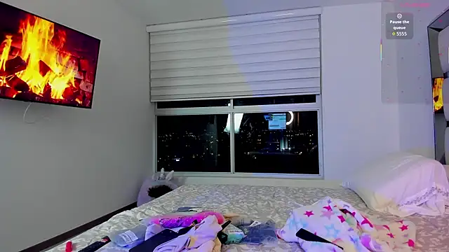 Michelle Ferrerr online show from 21, 12, 2025