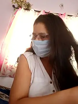 Snapshot of thanusi_2 chatting on 18, 4, 2026 thanusi 2 online show from 18, 4, 2026