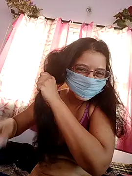 Snapshot of thanusi_2 chatting on 19, 4, 2026 thanusi 2 online show from 19, 4, 2026