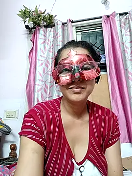 Snapshot of thanusi_2 chatting on 28, 4, 2026 thanusi 2 online show from 28, 4, 2026