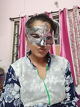 Snapshot of thanusi_2 chatting on 28, 5, 2026 thanusi 2 online show from 28, 5, 2026