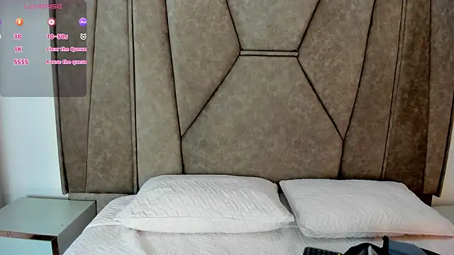 Isabela Colins online show from 24, 9, 2025