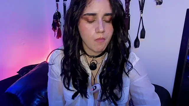 elowen halley1 online show from 9, 3, 2026