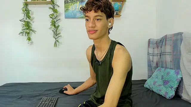 Peterfrost19 online show from 3, 10, 2025