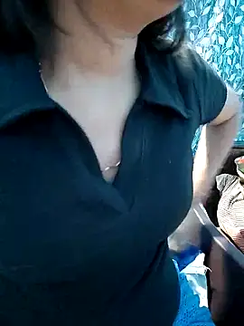 Snapshot of Vaani_Actress chatting on 8, 4, 2026 Vaani Actress online show from 8, 4, 2026