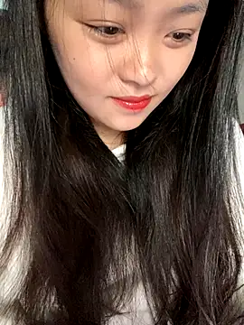 Julia-Elsa online show from 5, 12, 2025