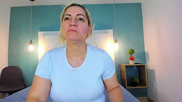 Snapshot of Heidy_milf chatting on 17, 1, 2026 Heidy milf online show from 17, 1, 2026