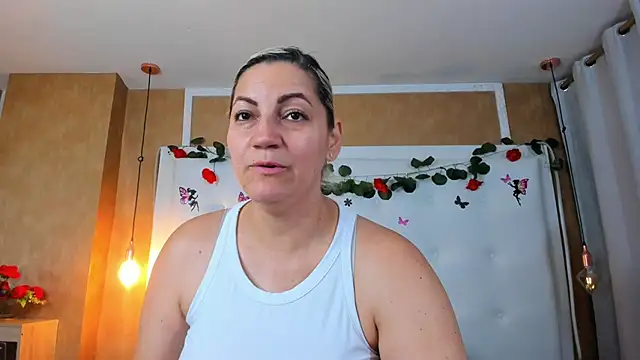 Snapshot of Heidy_milf chatting on 16, 2, 2026 Heidy milf online show from 16, 2, 2026