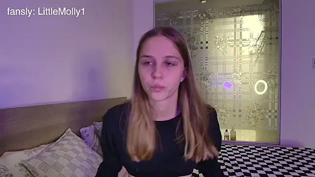 Snapshot of littlemolly11 chatting on 2, 10, 2025 littlemolly11 online show from 2, 10, 2025