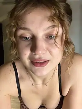 Snapshot of Emaline_Fane chatting on 2, 6, 2026 Emaline Fane online show from 2, 6, 2026