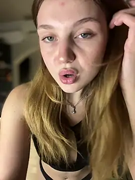 Snapshot of Emaline_Fane chatting on 8, 7, 2026 Emaline Fane online show from 8, 7, 2026