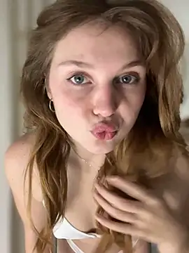 Snapshot of Emaline_Fane chatting on 15, 7, 2026 Emaline Fane online show from 15, 7, 2026