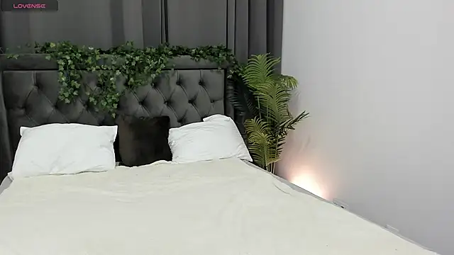 cute luucy online show from 25, 11, 2025