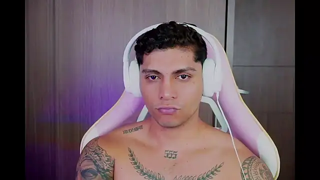 Nicolasmontoya16 online show from 30, 4, 2026