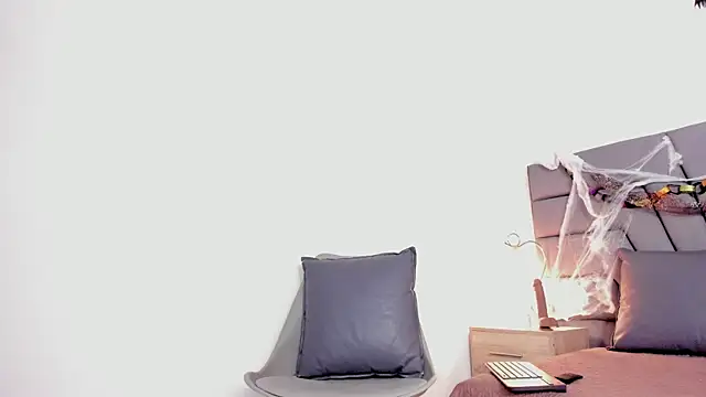 Maia 520 online show from 14, 10, 2025