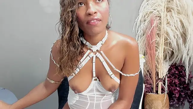 sienna glow online show from 12, 4, 2026