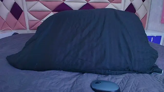 Snapshot of valecastro_ chatting on 14, 9, 2025 valecastro online show from 14, 9, 2025