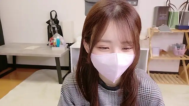 Snapshot of Ema_o0_chan chatting on 18, 11, 2025 Ema o0 chan online show from 18, 11, 2025