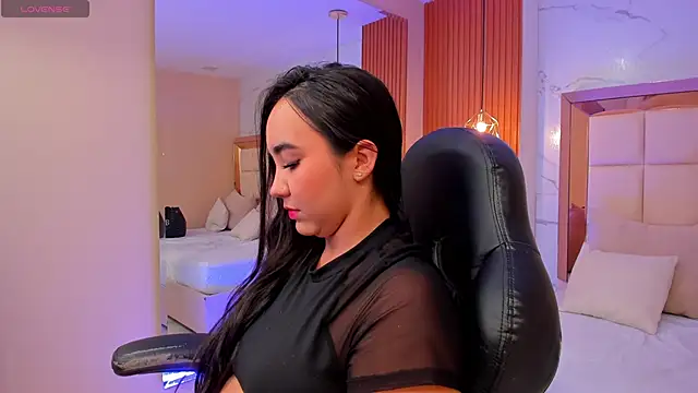 Snapshot of julieta_rosee chatting on 2, 5, 2026 julieta rosee online show from 2, 5, 2026