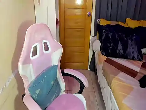 Snapshot of yourhotpinoy chatting on 2, 12, 2025 yourhotpinoy online show from 2, 12, 2025