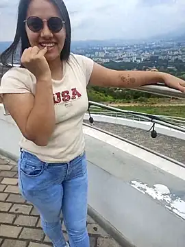 Snapshot of Dilan_and_Mia chatting on 8, 10, 2025 Dilan and Mia online show from 8, 10, 2025