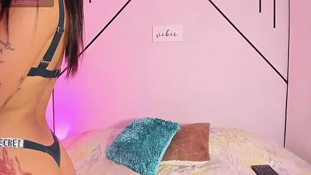 MiahCornell  online show from 26, 11, 2025