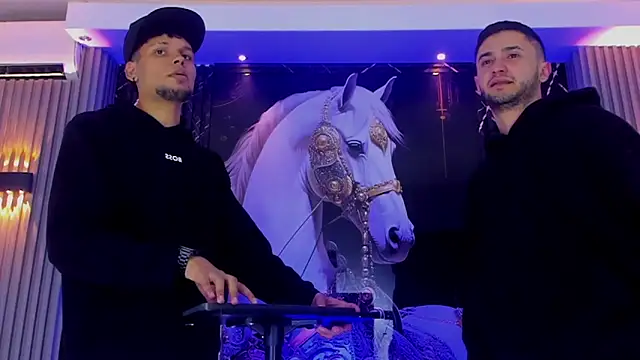 Dominic Max  online show from 12, 9, 2025