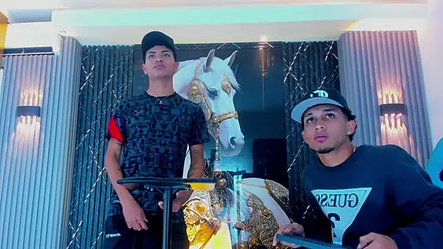 Dominic Max  online show from 7, 11, 2025