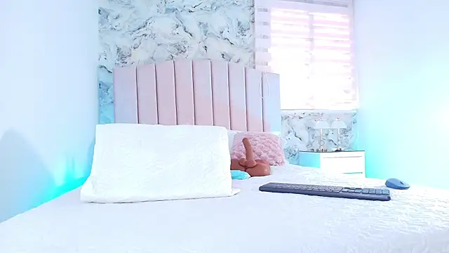 cataleya ebony  online show from 6, 11, 2025