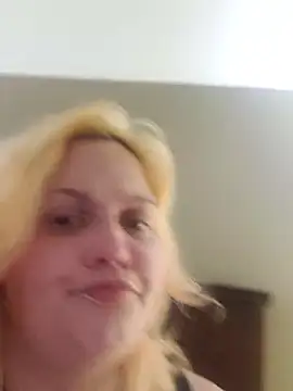 Snapshot of Jynxthefoxyfuck chatting on 7, 11, 2025 Jynxthefoxyfuck online show from 7, 11, 2025