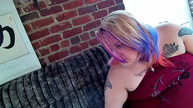 Snapshot of Jynxthefoxyfuck chatting on 4, 12, 2025 Jynxthefoxyfuck online show from 4, 12, 2025