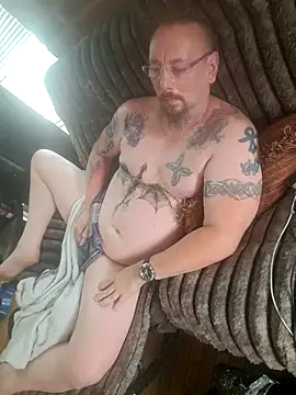 Snapshot of Jynxthefoxyfuck chatting on 1, 8, 2026 Jynxthefoxyfuck online show from 1, 8, 2026