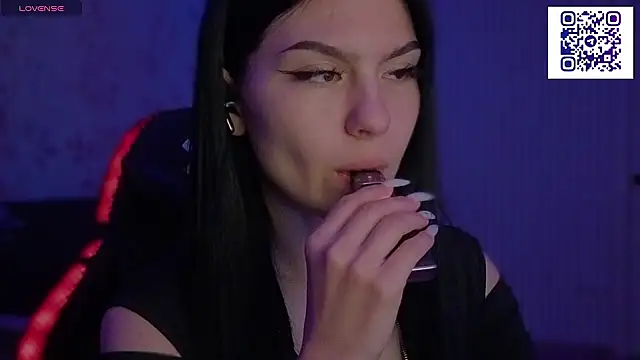 Snapshot of kara_liffe chatting on 19, 5, 2026 kara liffe online show from 19, 5, 2026