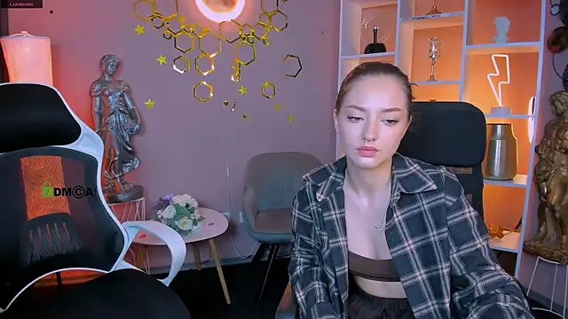 eva smiith  online show from 15, 7, 2026