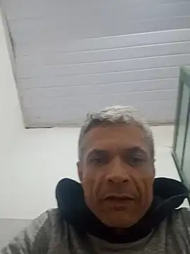 Snapshot of BrenoAvelar chatting on 5, 7, 2026 BrenoAvelar online show from 5, 7, 2026