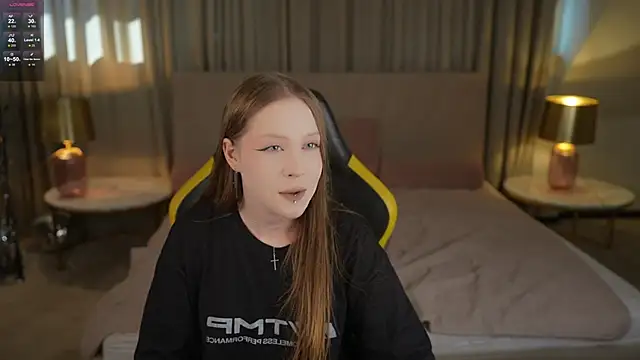 Snapshot of Esmie_Smile chatting on 26, 9, 2025 Esmie Smile online show from 26, 9, 2025