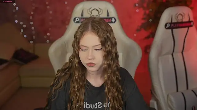 Esmie Smile online show from 27, 7, 2026