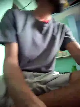 Snapshot of RAYI_Queen_4 chatting on 6, 5, 2026 RAYI Queen 4 online show from 6, 5, 2026