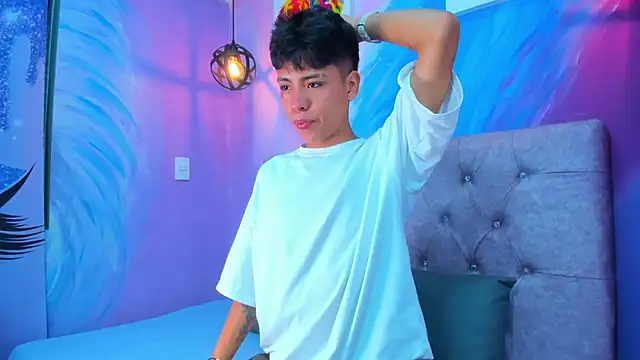 MaxiWildd online show from 7, 4, 2026