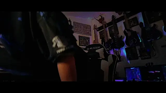 TheSlutMuffin online show from 5, 12, 2025